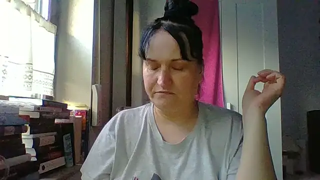  squirty cum lady  online show from 06-10-26, 07:15