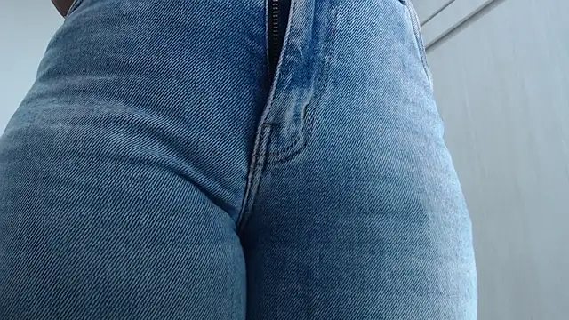 Amelia Debora Antonella online show from 10-29-25, 02:16