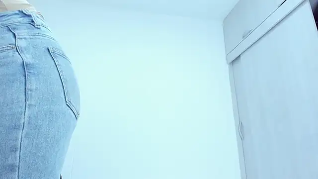 Amelia Debora Antonella online show from 02-12-26, 01:44