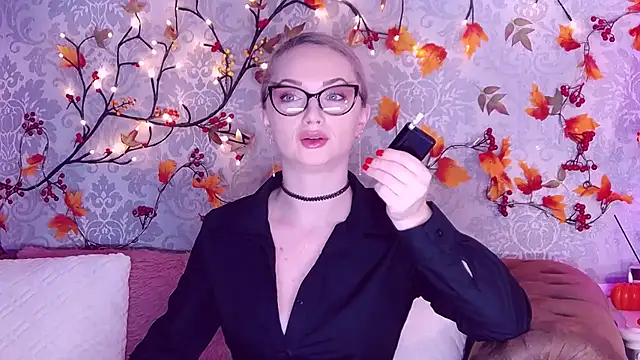 EllianaReese online show from 12-01-25, 02:45