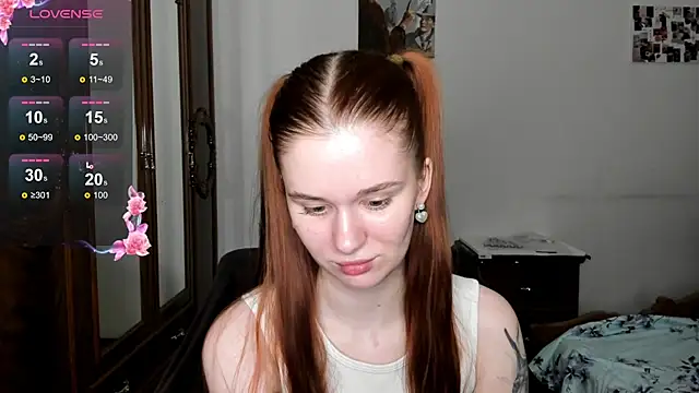 Snapshot of EmilySoul chatting on 02-21-25, 08:38 EmilySoul online show from 02-21-25, 08:38