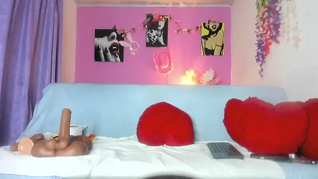 Snapshot of Niki_Fox111 chatting on 06-10-26, 12:06 Niki Fox111 online show from 06-10-26, 12:06