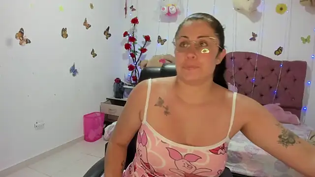 Snapshot of Dana_Jeins chatting on 05-09-26, 02:20 Dana Jeins online show from 05-09-26, 02:20
