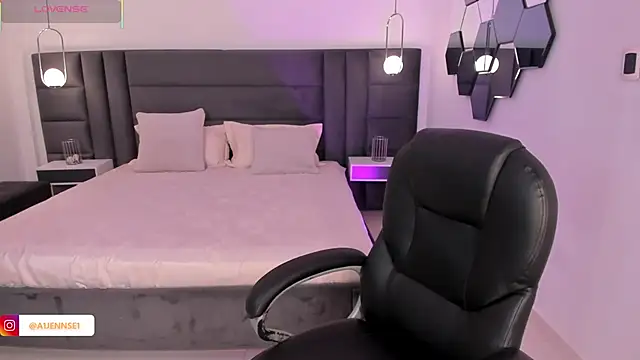 AllyJensen online show from 10-15-25, 10:23