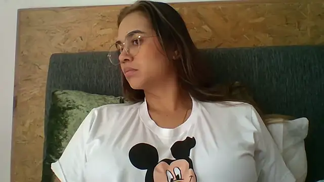 trianabell online show from 12-01-25, 03:24