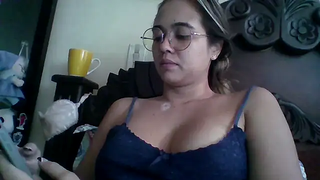 trianabell online show from 10-05-25, 03:58