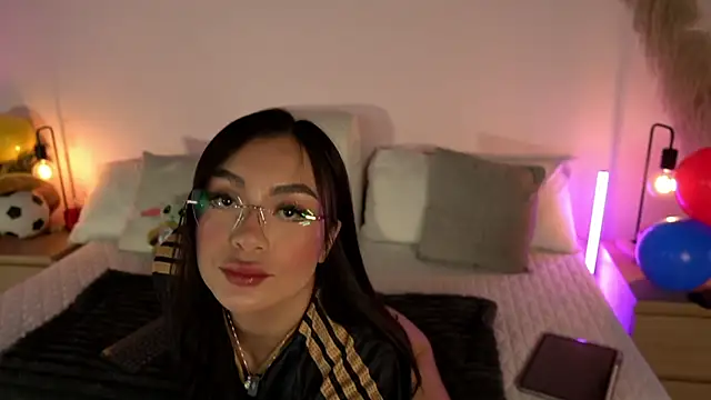 Snapshot of TamyHoney chatting on 06-18-26, 01:48 TamyHoney online show from 06-18-26, 01:48