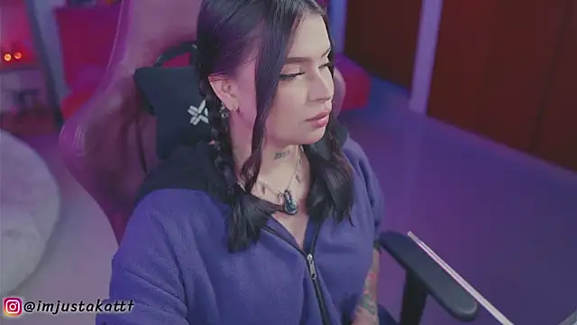 Snapshot of sensualkattt chatting on 02-22-26, 01:08 sensualkattt online show from 02-22-26, 01:08