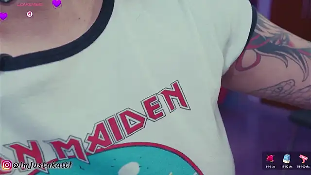 Snapshot of sensualkattt chatting on 02-03-26, 02:11 sensualkattt online show from 02-03-26, 02:11