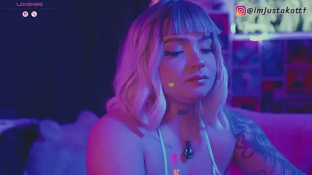 sensualkattt online show from 05-15-26, 11:36