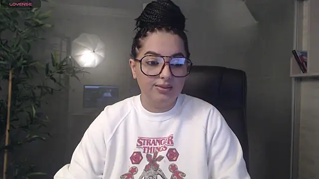 BustyAllyy online show from 10-05-25, 01:13