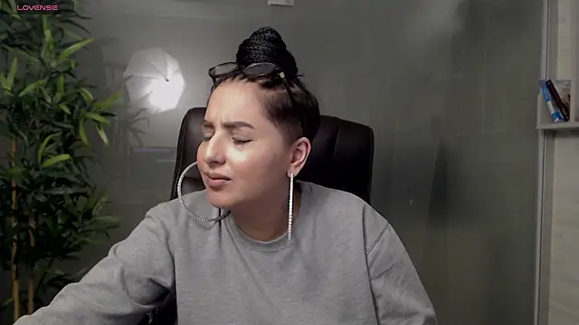 BustyAllyy online show from 03-18-25, 10:37