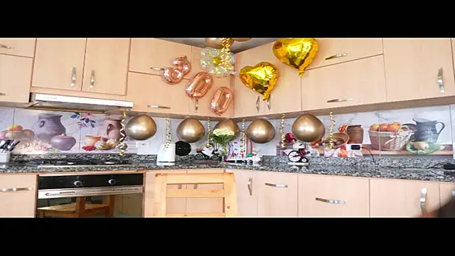 Ana Maria11 online show from 11-30-25, 07:25