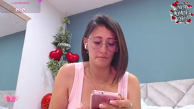 SharisWillian online show from 03-08-25, 07:16