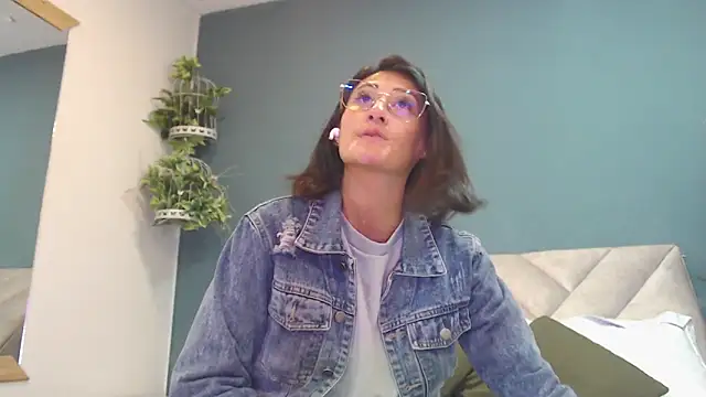 SharisWillian online show from 11-15-25, 02:26