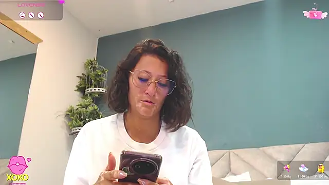 SharisWillian online show from 04-15-26, 03:56