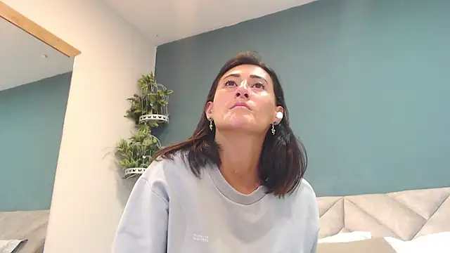 SharisWillian online show from 03-19-26, 04:12