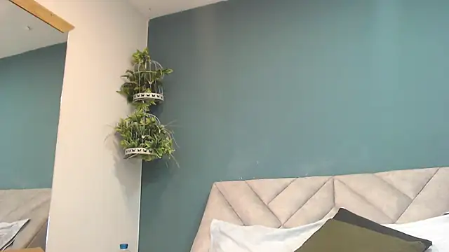 SharisWillian online show from 02-12-26, 03:39