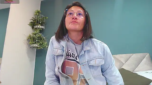 SharisWillian online show from 11-27-25, 03:40