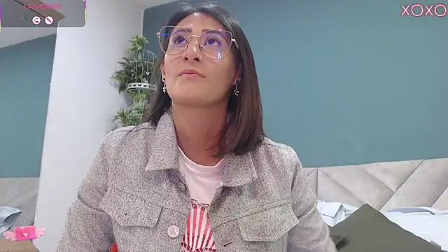 SharisWillian online show from 09-13-25, 04:23