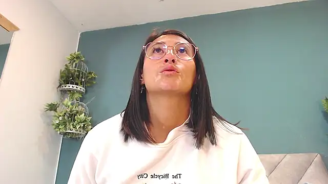 SharisWillian online show from 07-13-26, 03:28