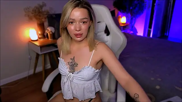 Lily Yin online show from 01-18-26, 01:36