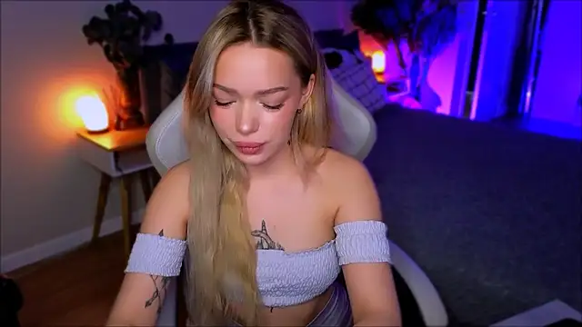 Lily Yin online show from 03-11-26, 05:56