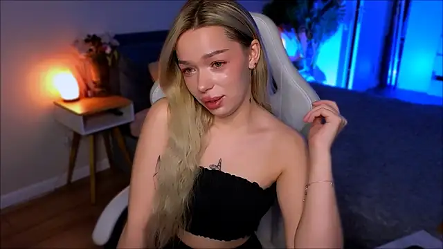 Lily Yin online show from 02-15-26, 05:41