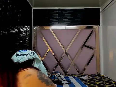 DaianaLutz online show from 11-05-25, 01:36