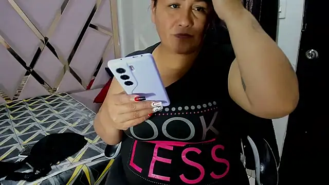 DaianaLutz online show from 11-18-25, 03:04