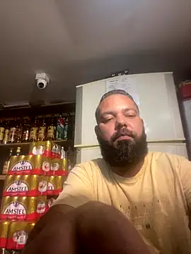 Snapshot of baruel-10 chatting on 10-28-25, 09:14 baruel-10 online show from 10-28-25, 09:14