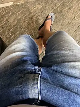 Snapshot of baruel-10 chatting on 02-22-25, 12:16 baruel-10 online show from 02-22-25, 12:16