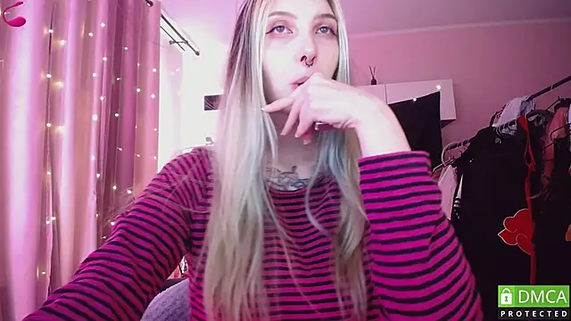 Snapshot of JustMeowGirl chatting on 05-16-26, 06:56 JustMeowGirl online show from 05-16-26, 06:56
