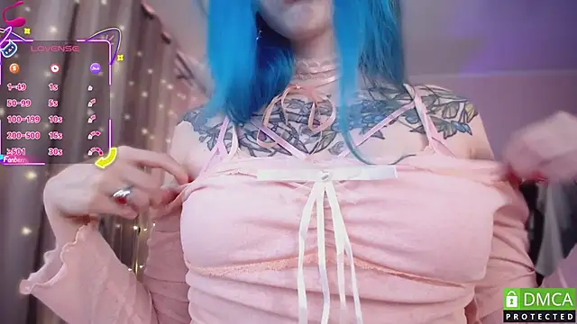 JustMeowGirl online show from 11-28-25, 05:07