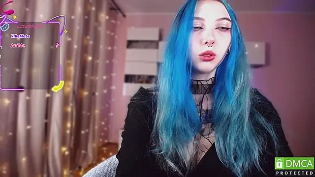 Snapshot of JustMeowGirl chatting on 10-19-25, 04:15 JustMeowGirl online show from 10-19-25, 04:15