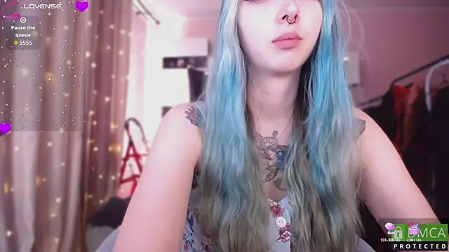 JustMeowGirl online show from 04-05-26, 05:36