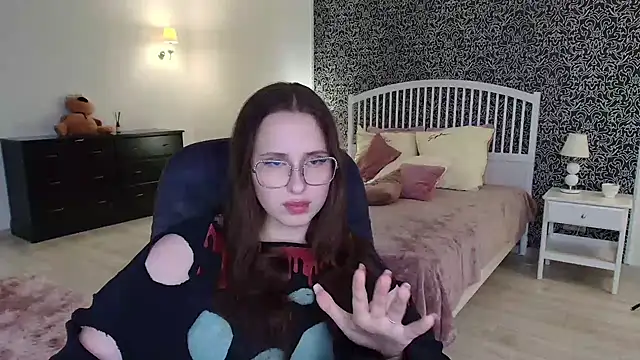 Snapshot of Barbie_Bye chatting on 02-04-25, 07:00 Barbie Bye online show from 02-04-25, 07:00