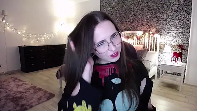 Snapshot of Barbie_Bye chatting on 12-13-24, 07:10 Barbie Bye online show from 12-13-24, 07:10