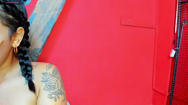 Foxy Assh  online show from 04-19-26, 06:03