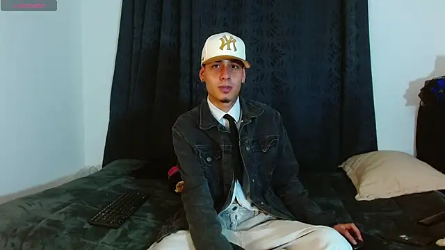 Bastiaan 28 online show from 11-28-25, 01:28