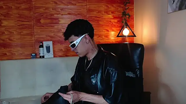 Snapshot of Bastiaan_28 chatting on 02-08-25, 03:19 Bastiaan 28 online show from 02-08-25, 03:19