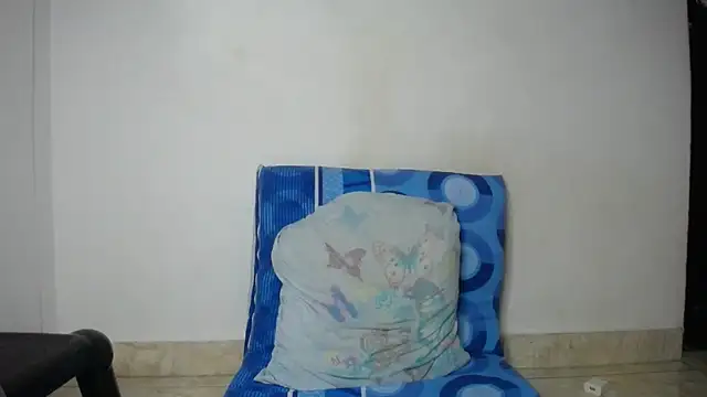 Snapshot of Eros_Smit chatting on 04-23-26, 02:30 Eros Smit online show from 04-23-26, 02:30