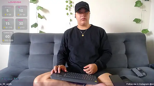 Snapshot of Eros_Smit chatting on 02-22-25, 01:57 Eros Smit online show from 02-22-25, 01:57