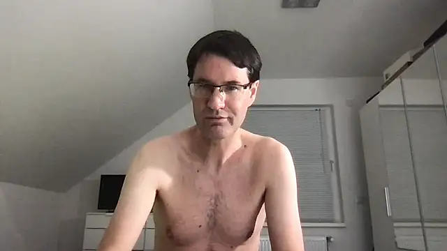 Snapshot of zxzx_cam1 chatting on 12-01-24, 10:59 zxzx cam1 online show from 12-01-24, 10:59