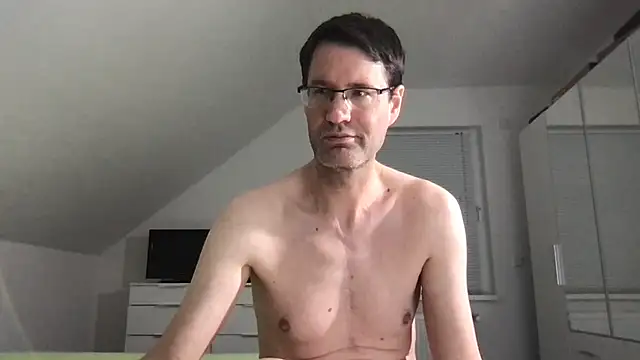 Snapshot of zxzx_cam1 chatting on 02-21-25, 04:59 zxzx cam1 online show from 02-21-25, 04:59