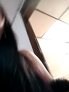 Snapshot of alondraabrown chatting on 10-14-25, 02:39 alondraabrown online show from 10-14-25, 02:39