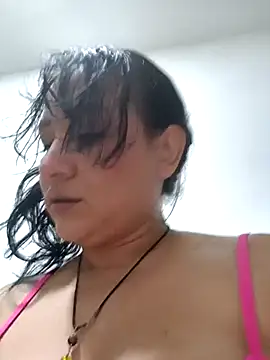 Snapshot of alondraabrown chatting on 03-20-25, 05:24 alondraabrown online show from 03-20-25, 05:24