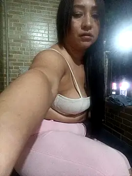 Snapshot of alondraabrown chatting on 09-20-25, 03:11 alondraabrown online show from 09-20-25, 03:11