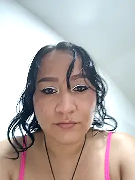 Snapshot of alondraabrown chatting on 03-19-25, 05:08 alondraabrown online show from 03-19-25, 05:08
