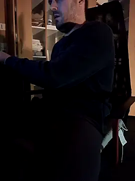 Snapshot of Dario40filip chatting on 12-14-25, 06:57 Dario40filip online show from 12-14-25, 06:57